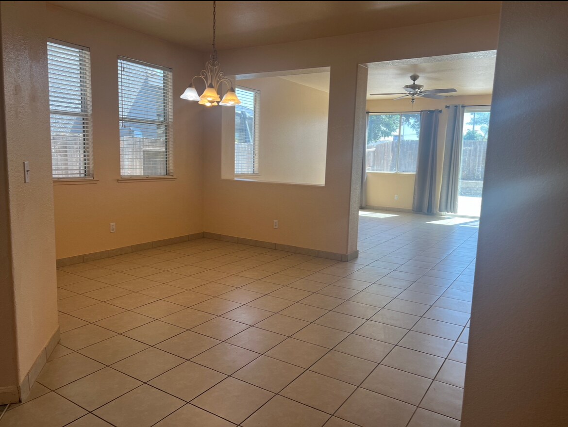 Building Photo - 16649 Emerson Ct