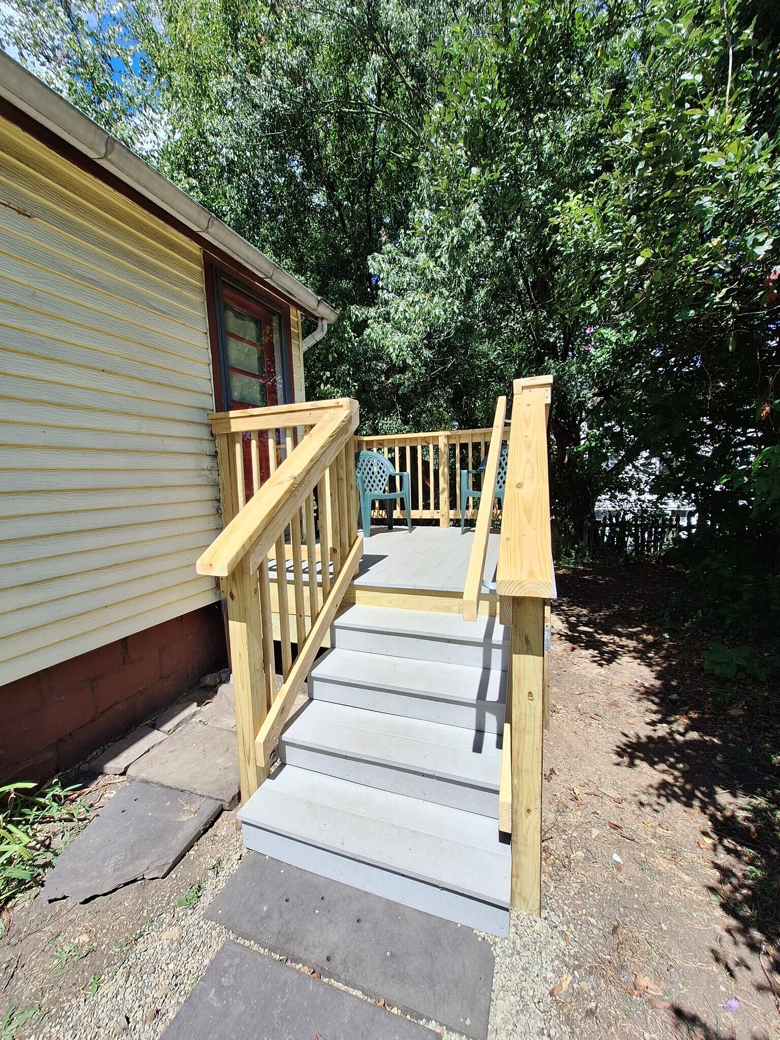 Building Photo - 346 Andrew St