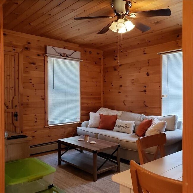 Building Photo - 120 Mill St