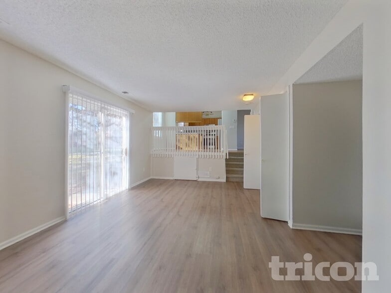 Building Photo - 4290 S Halifax Way