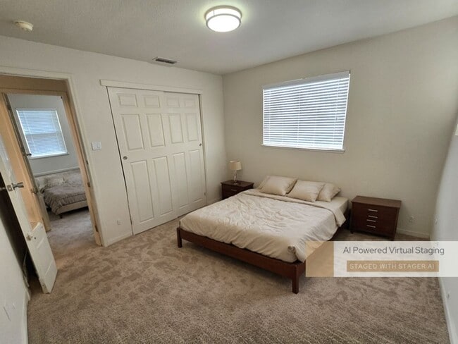 Building Photo - Wonderful 4 bedroom 3 full bath in the Wildhorse Golf Course Community.