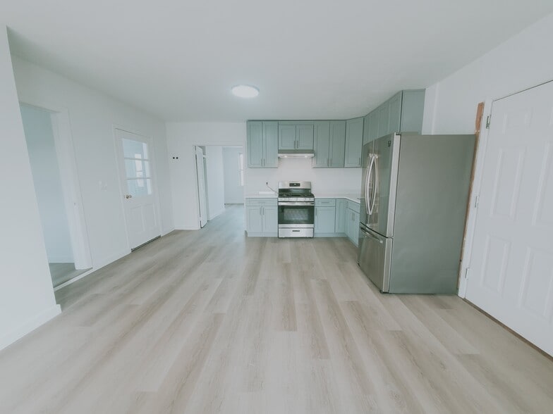 Building Photo - 23 Madison Pl