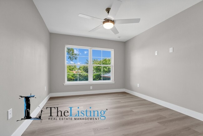 Building Photo - 39 SE 15th Terrace