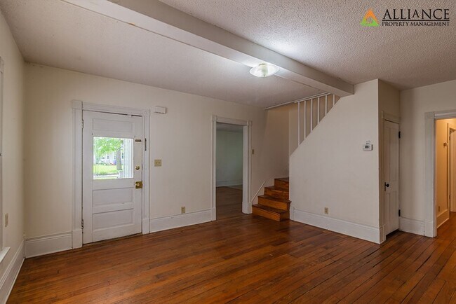 Building Photo - Sixteenth St. 328 N.