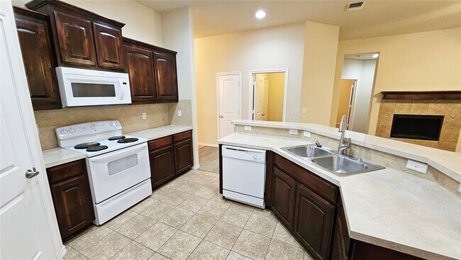 Building Photo - 1824 Woody Ln