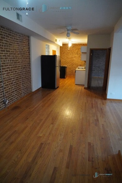 Building Photo - 1259 W Devon Ave