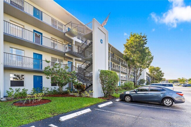 Building Photo - 301 SW 135th Ave