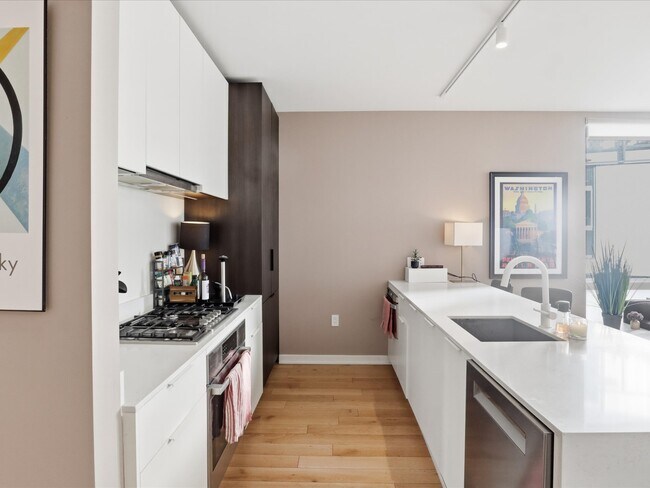 Building Photo - 1923 9th St NW