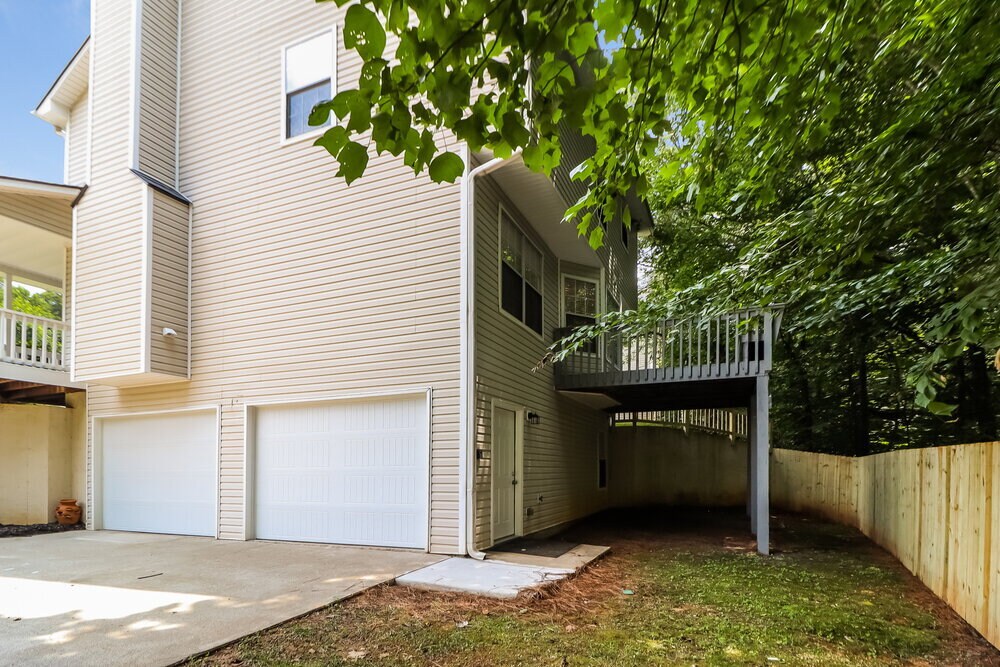 Building Photo - 404 Wood Chase Ln