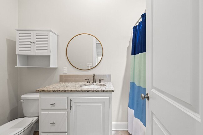 Building Photo - Luxury Living in The Woodlands - SHOWINGS ...