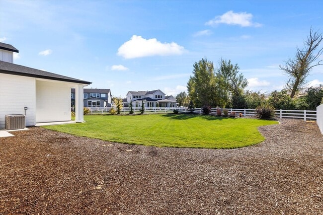 Building Photo - Luxury 5-Bed + Bonus + RV Garage Home for ...