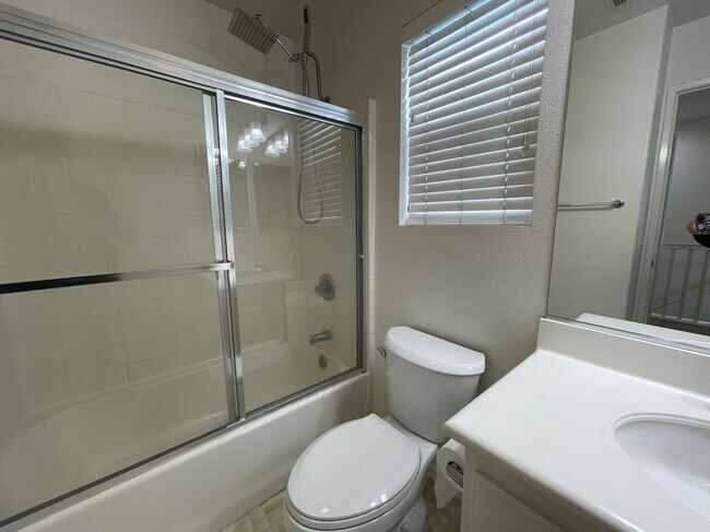 Building Photo - 2300 Jeans Ct