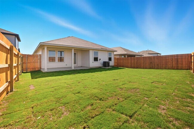 Building Photo - 445 Mustang Dr