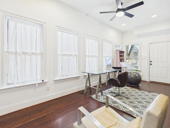 Building Photo - 2235 Venable St