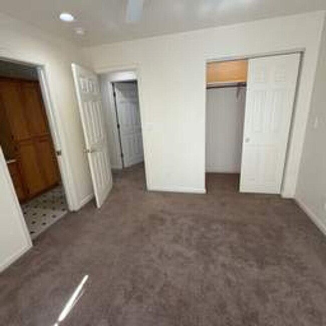Building Photo - 3121 Matthew Ln