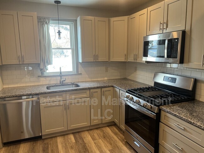 Building Photo - 34 N Lee St