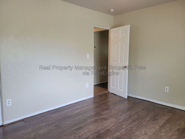 Building Photo - 4601 19th Ave S