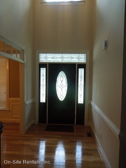 Building Photo - 5 br, 3.5 bath House - 11 Racquet Court