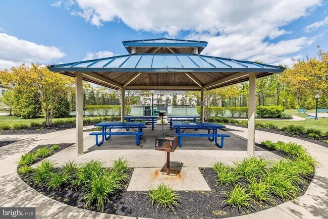 Building Photo - 7568 Stonehouse Dr