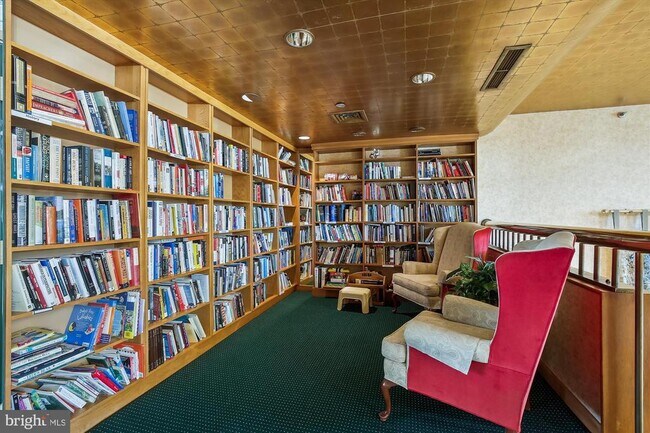 Building Photo - 1016 S Wayne St