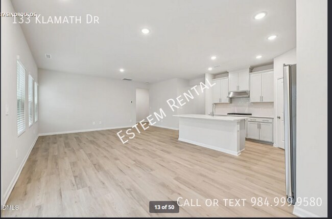 Building Photo - 133 Klamath Dr