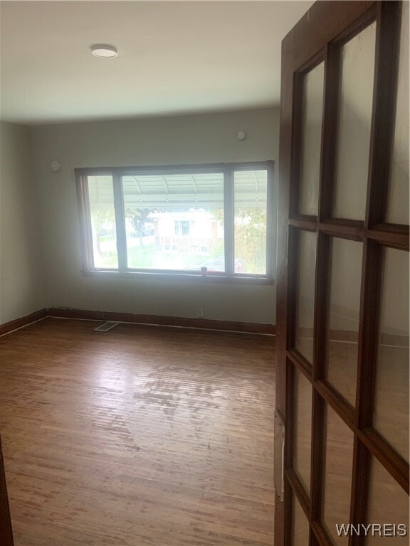 Building Photo - 907 Walden Ave