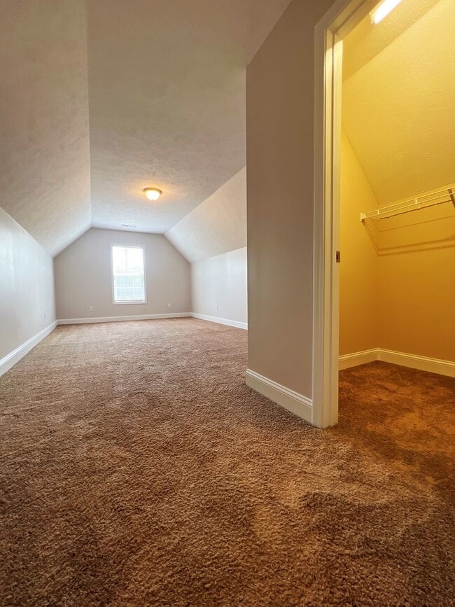 Building Photo - Country living in Grays Creek with proximi...