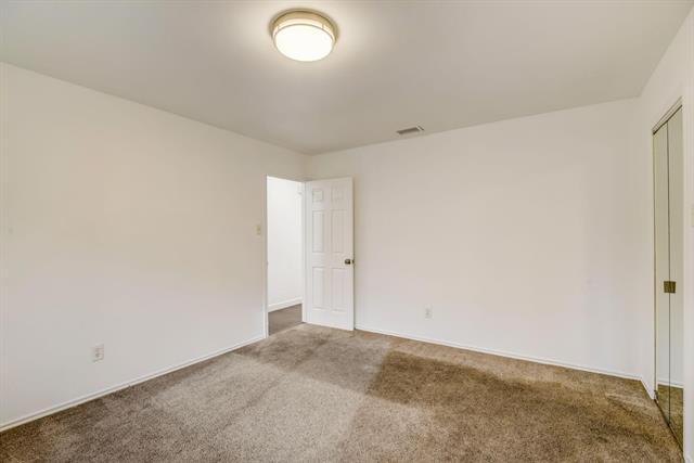 Building Photo - 4233 Glen Ridge Dr