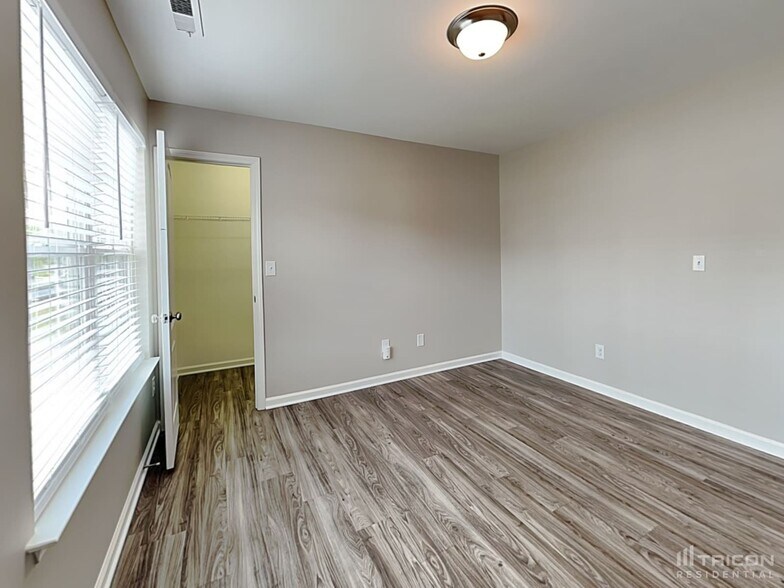 Building Photo - 6235 Leslie Drive