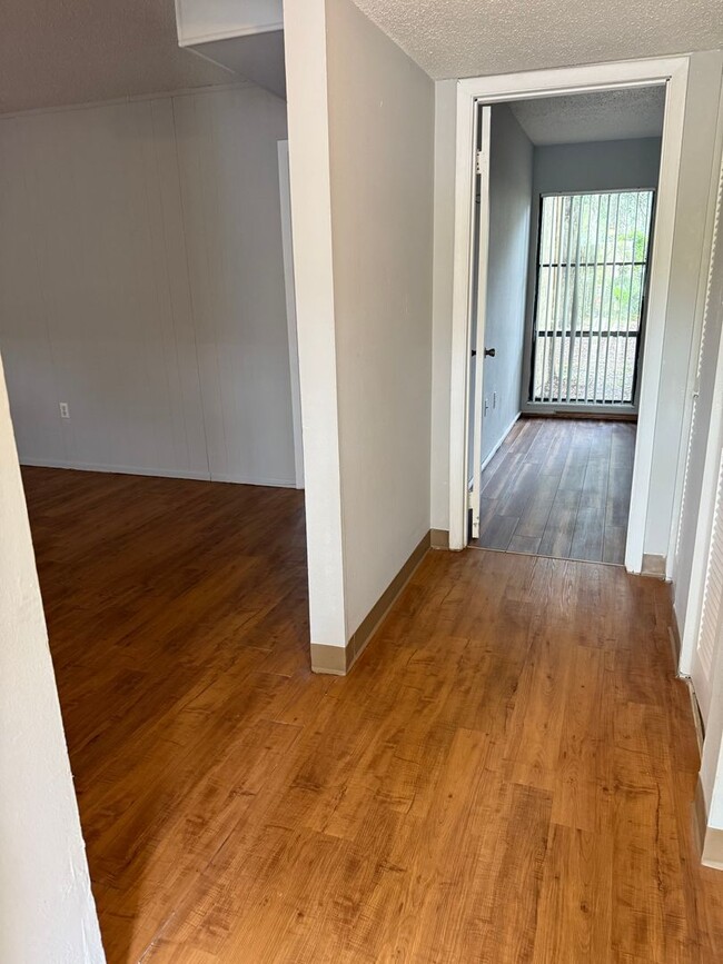 Building Photo - LEASE NOW AND ENJOY 50% OFF 2ND MONTH! Loc...