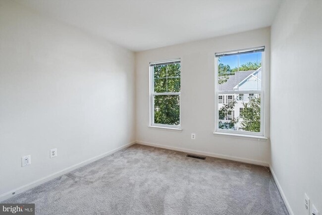 Building Photo - 12789 Lotte Dr