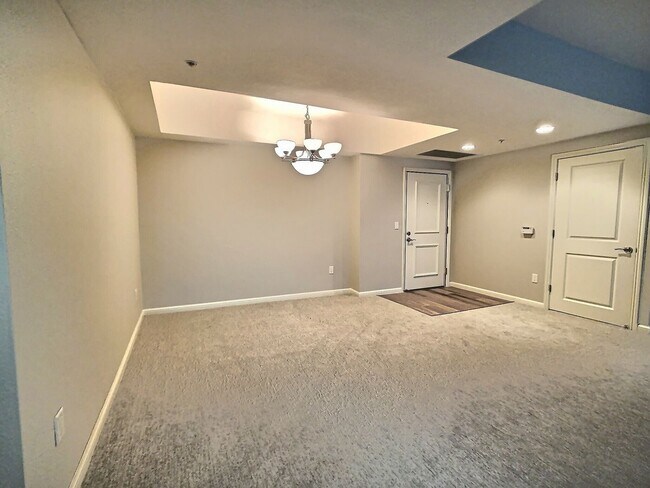 Building Photo - Huge 2 Bedroom/2 Bath Condo at Park Townsend in Downtown San Jose