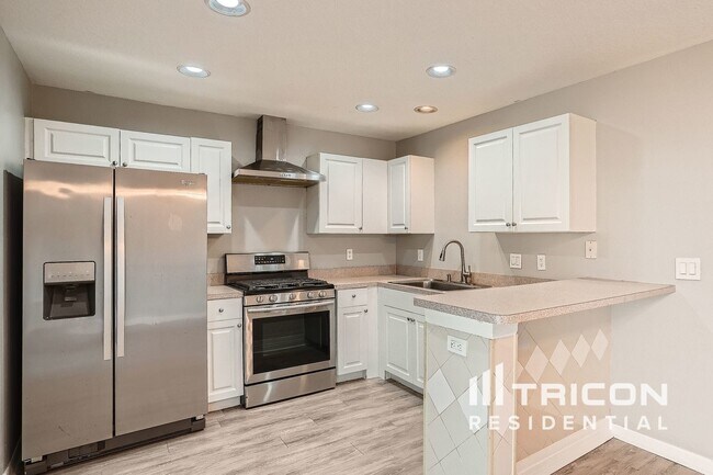Building Photo - 1648 Harbor Oaks Dr