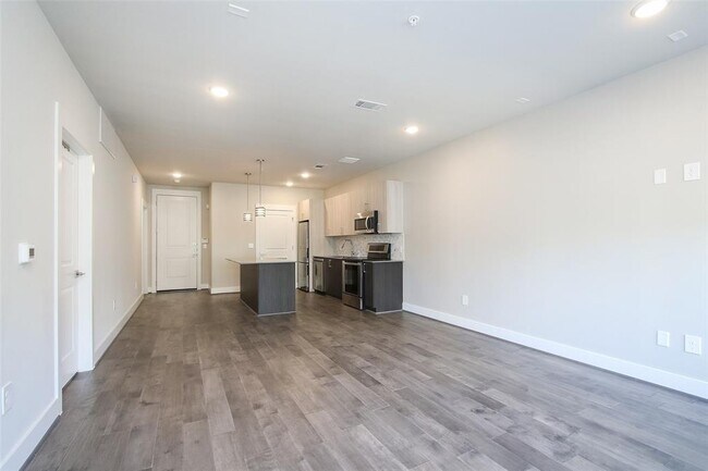 Building Photo - 4819 Caroline St