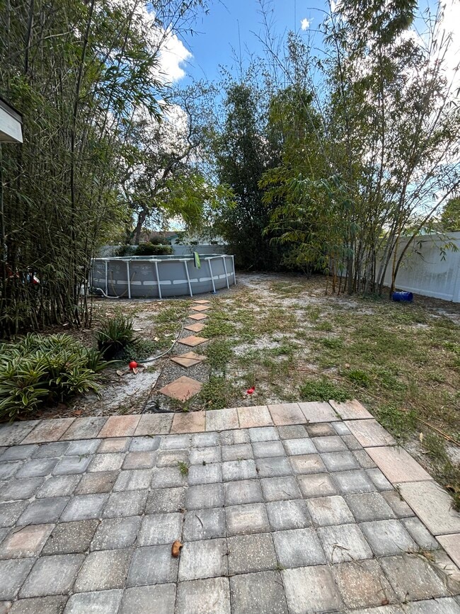 Building Photo - 1426 Farmington Ave