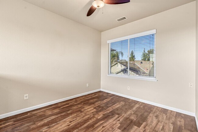 Building Photo - 5629 N Citrus Ln