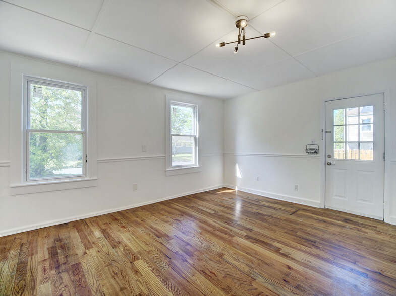 Living Room - 204 Montrose Ave