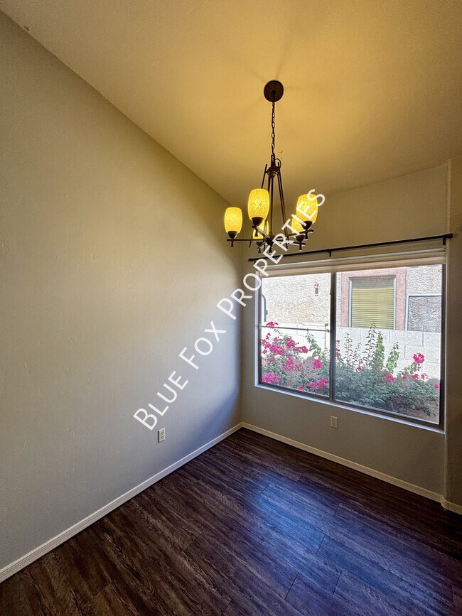 Building Photo - 308 E Camino Limon Verde