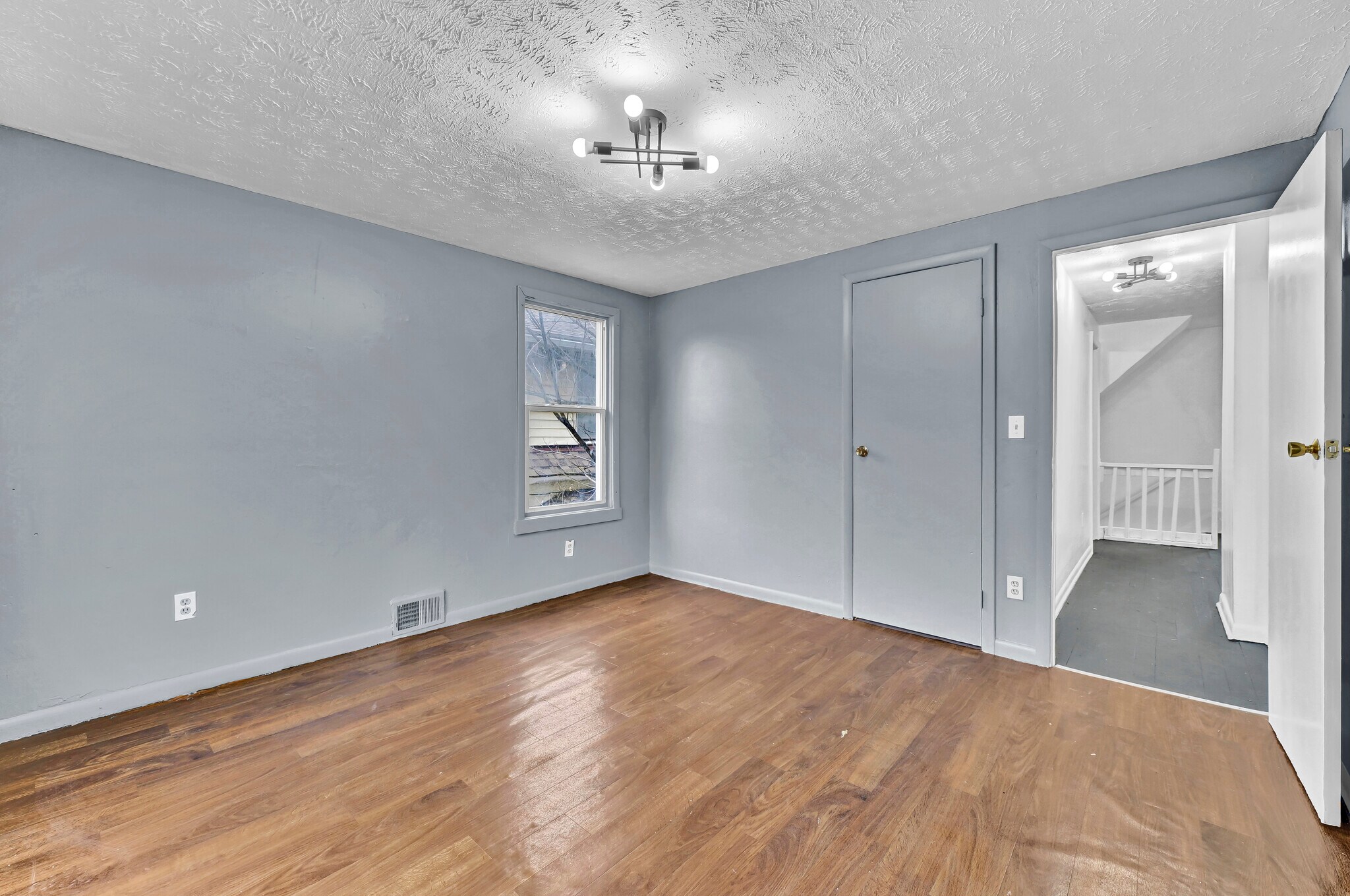 Building Photo - 9502 Talbot Ave