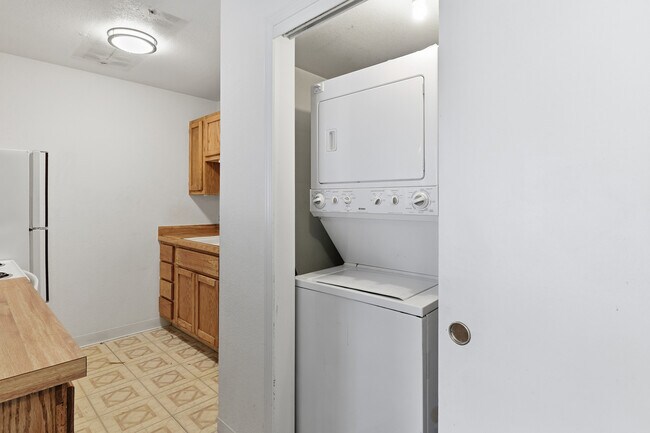 Building Photo - 5041 Garrison St