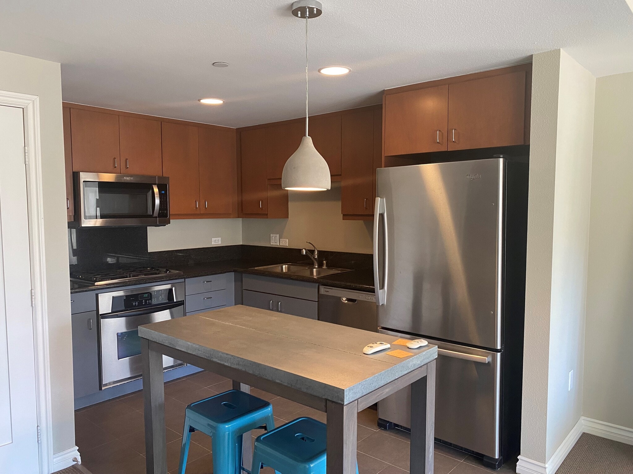 Building Photo - 875 G St