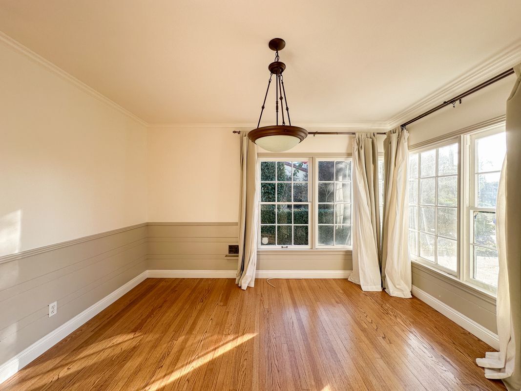 Building Photo - 2315 N Flower St