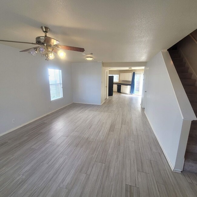 Building Photo - Perfectly Located near Medical Center