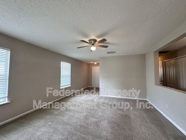 Building Photo - 2113 Fresco Dr