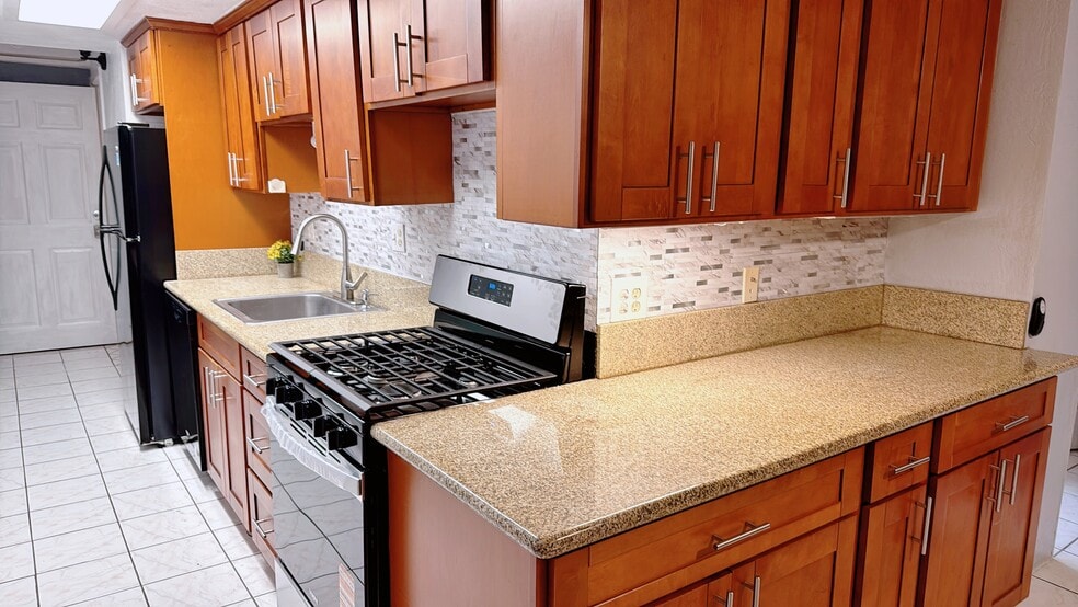 Building Photo - 778 Wiliwili St