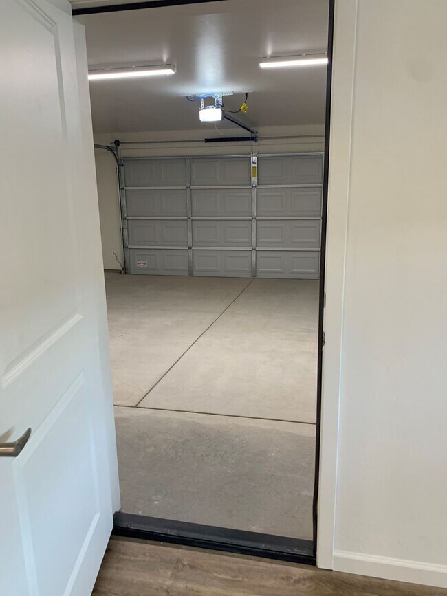 Building Photo - 2486 S Clovis Place-