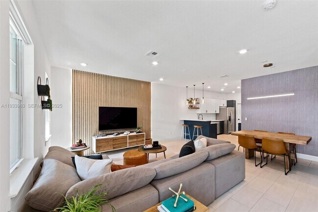 Building Photo - 5180 Eucalyptus Dr