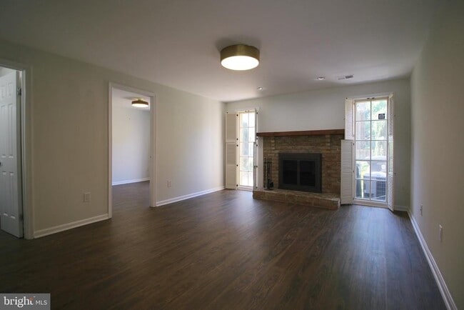 Building Photo - 436 N Park Dr