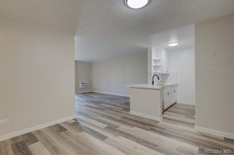 Building Photo - 2231 S Vaughn Way