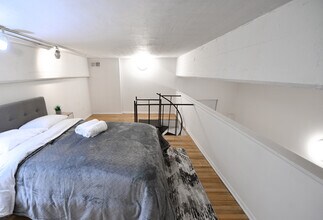 Building Photo - 1214 Waverly Walk